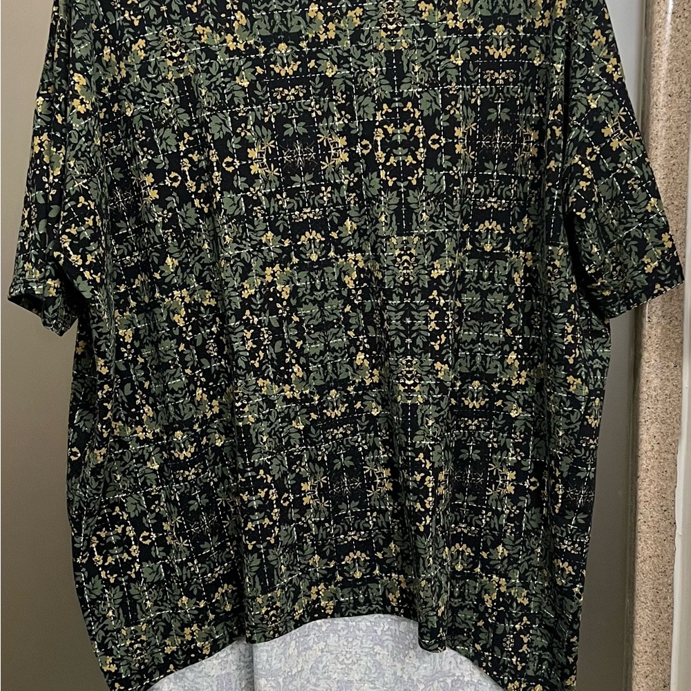 LuLaRoe Women's Short Sleeve Shirt - Green and Black Pattern